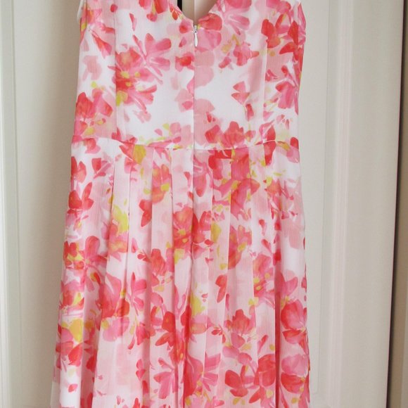 NWOT Ann Taylor Floral Dress - Picture 7 of 13
